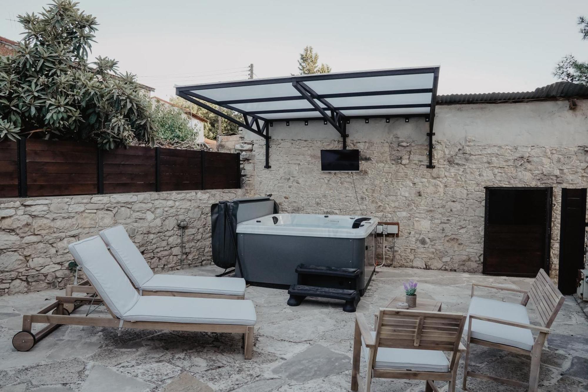 The Stonehouse With Private Bath Spas
