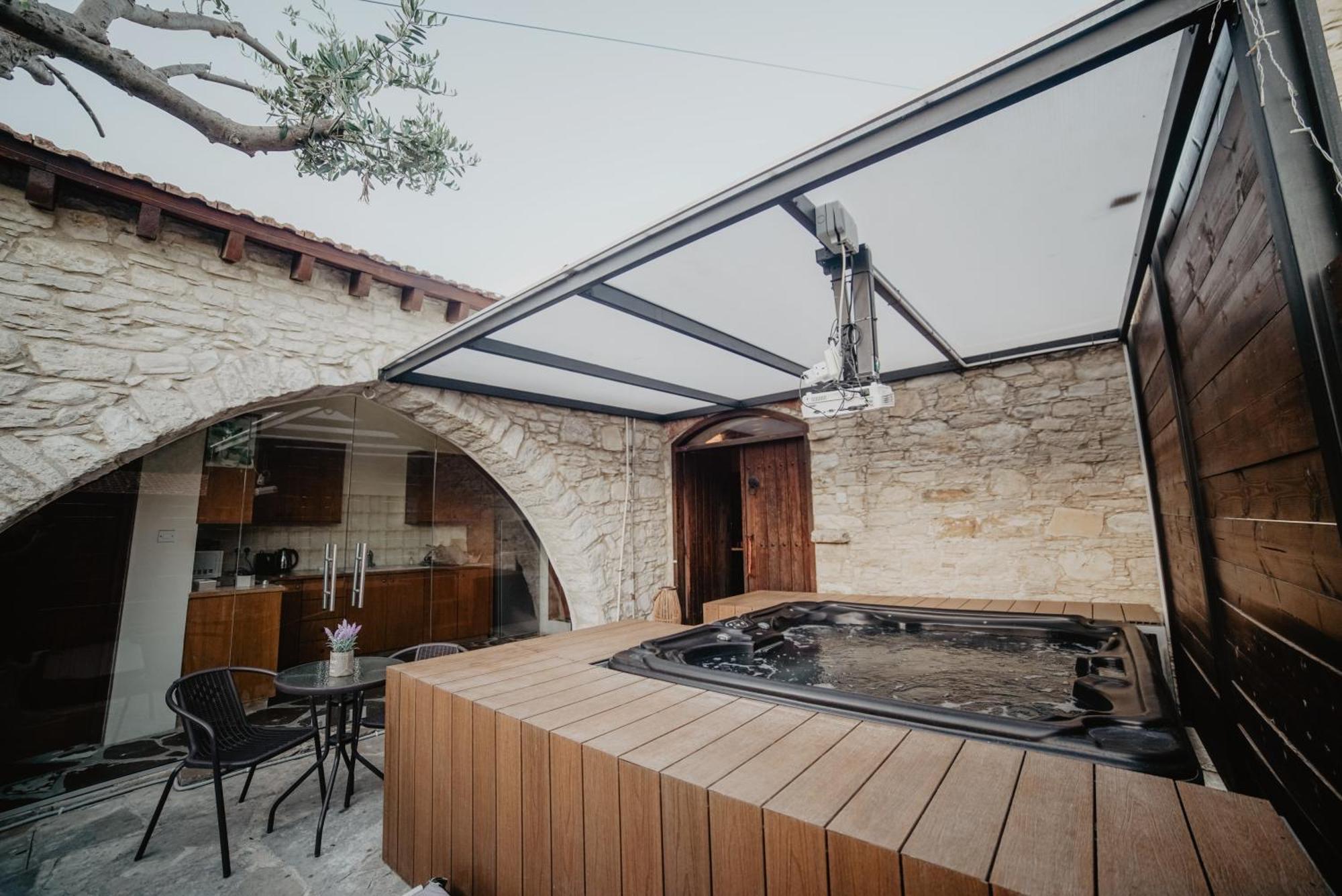 The Stonehouse With Private Bath Spas * Limassol
