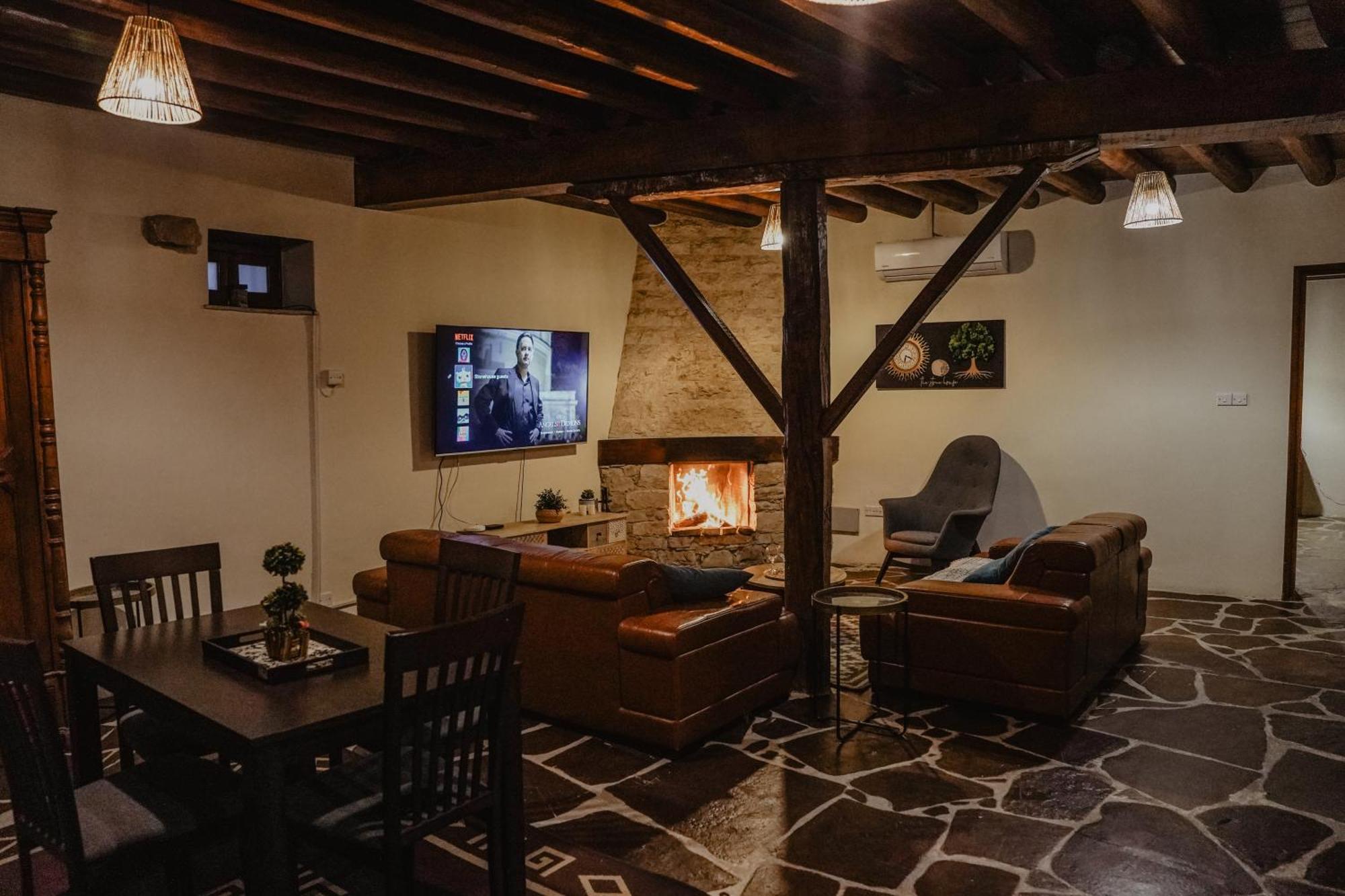 The Stonehouse With Private Bath Spas *