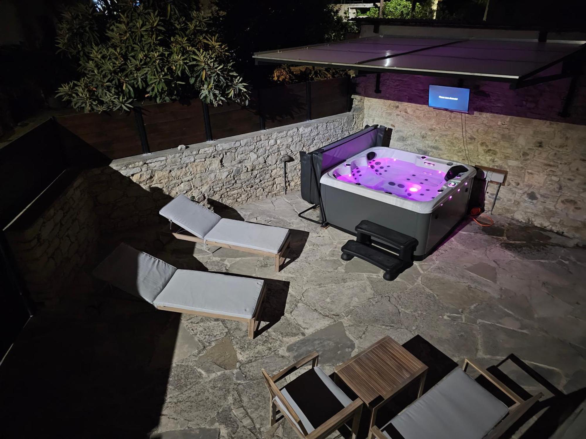 The Stonehouse With Private Bath Spas Villa